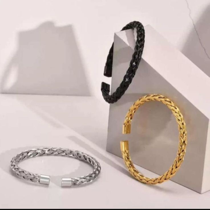 Unisex bracelets 